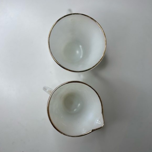 SOLD - Antique Vintage Fire King Creamer and Sugar set - Picture 7 of 14